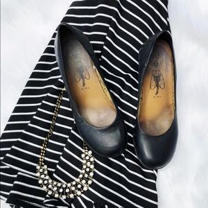 FLY LONDON Barbara Bud Pumps